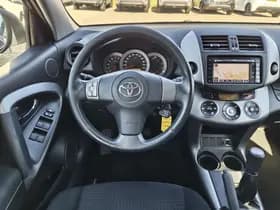 Toyota RAV4 thumbnail 9