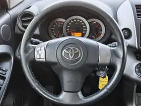 Toyota RAV4 thumbnail 10