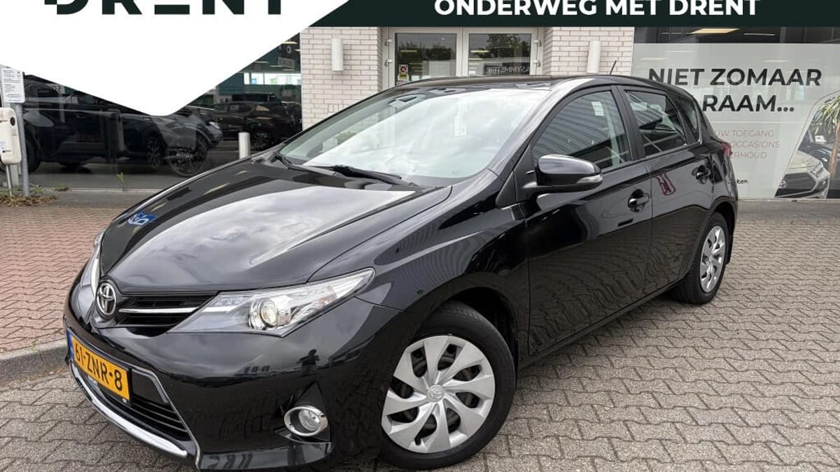 Toyota Auris — foto 1