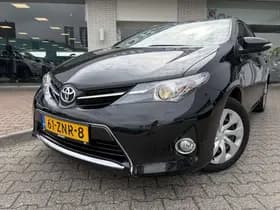 Toyota Auris thumbnail 2
