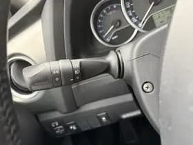 Toyota Auris thumbnail 13