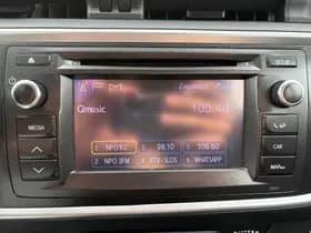 Toyota Auris thumbnail 17