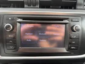 Toyota Auris thumbnail 18