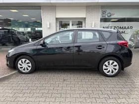 Toyota Auris thumbnail 3