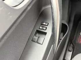 Toyota Auris thumbnail 24