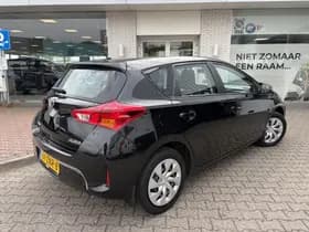 Toyota Auris thumbnail 4