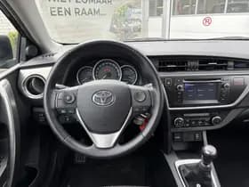 Toyota Auris thumbnail 8
