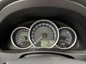 Toyota Auris thumbnail 10