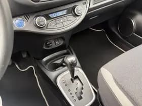 Toyota Yaris thumbnail 24