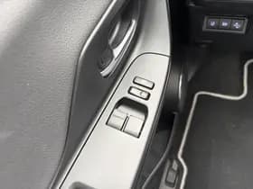 Toyota Yaris thumbnail 26
