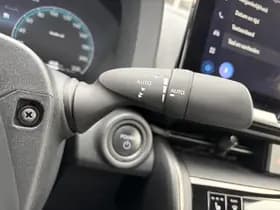 Toyota C-HR thumbnail 14