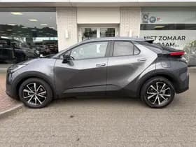 Toyota C-HR thumbnail 3