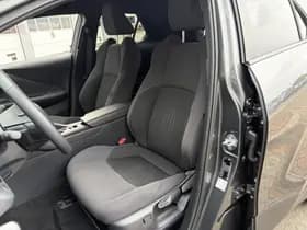 Toyota C-HR thumbnail 30