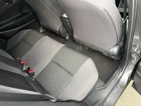 Toyota C-HR thumbnail 32