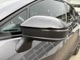 Toyota C-HR thumbnail 39