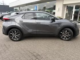Toyota C-HR thumbnail 5