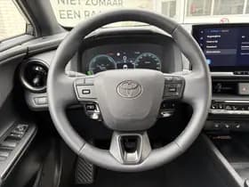 Toyota C-HR thumbnail 9