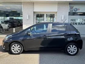 Toyota Yaris thumbnail 2