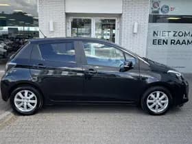 Toyota Yaris thumbnail 5