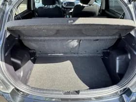 Toyota Yaris thumbnail 9