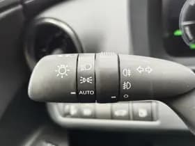 Toyota C-HR thumbnail 12