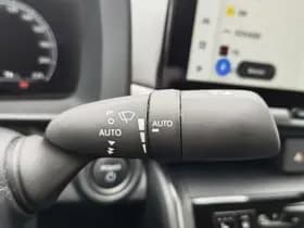 Toyota C-HR thumbnail 13
