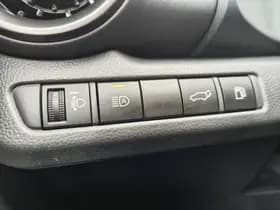Toyota C-HR thumbnail 23