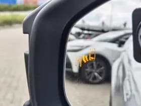 Toyota C-HR thumbnail 36