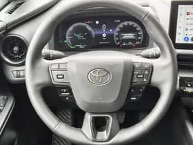 Toyota C-HR thumbnail 9