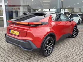 Toyota C-HR thumbnail 4