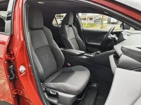 Toyota C-HR thumbnail 32