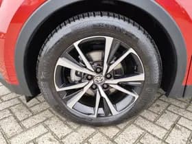 Toyota C-HR thumbnail 43