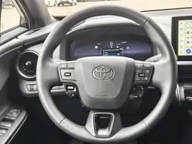 Toyota C-HR thumbnail 9