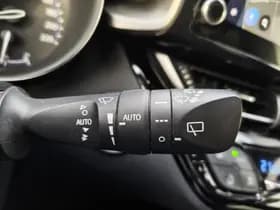 Toyota C-HR thumbnail 12
