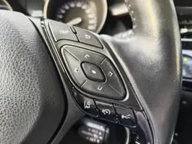 Toyota C-HR thumbnail 14
