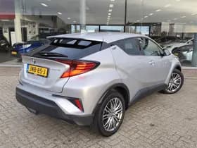 Toyota C-HR thumbnail 4