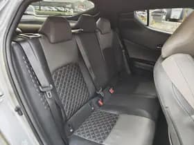Toyota C-HR thumbnail 33