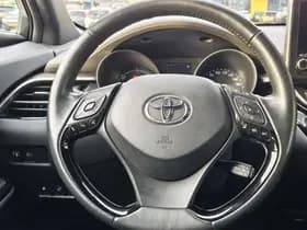 Toyota C-HR thumbnail 9