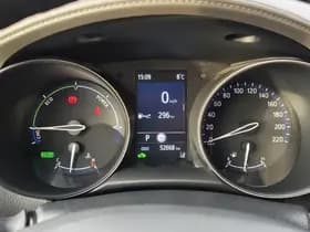Toyota C-HR thumbnail 10