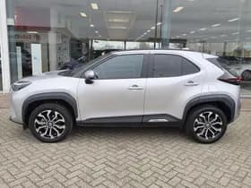 Toyota Yaris Cross thumbnail 3