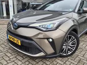 Toyota C-HR thumbnail 2