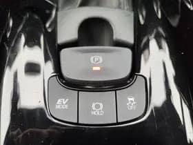 Toyota C-HR thumbnail 23