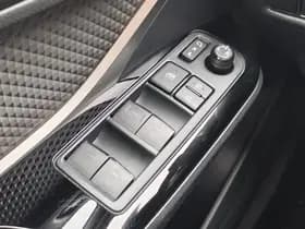 Toyota C-HR thumbnail 24