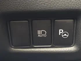 Toyota C-HR thumbnail 25