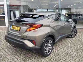 Toyota C-HR thumbnail 4