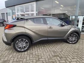Toyota C-HR thumbnail 5
