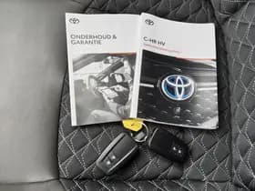 Toyota C-HR thumbnail 44