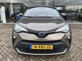 Toyota C-HR thumbnail 6