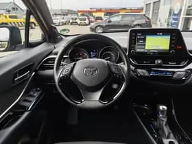 Toyota C-HR thumbnail 8