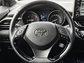Toyota C-HR thumbnail 9